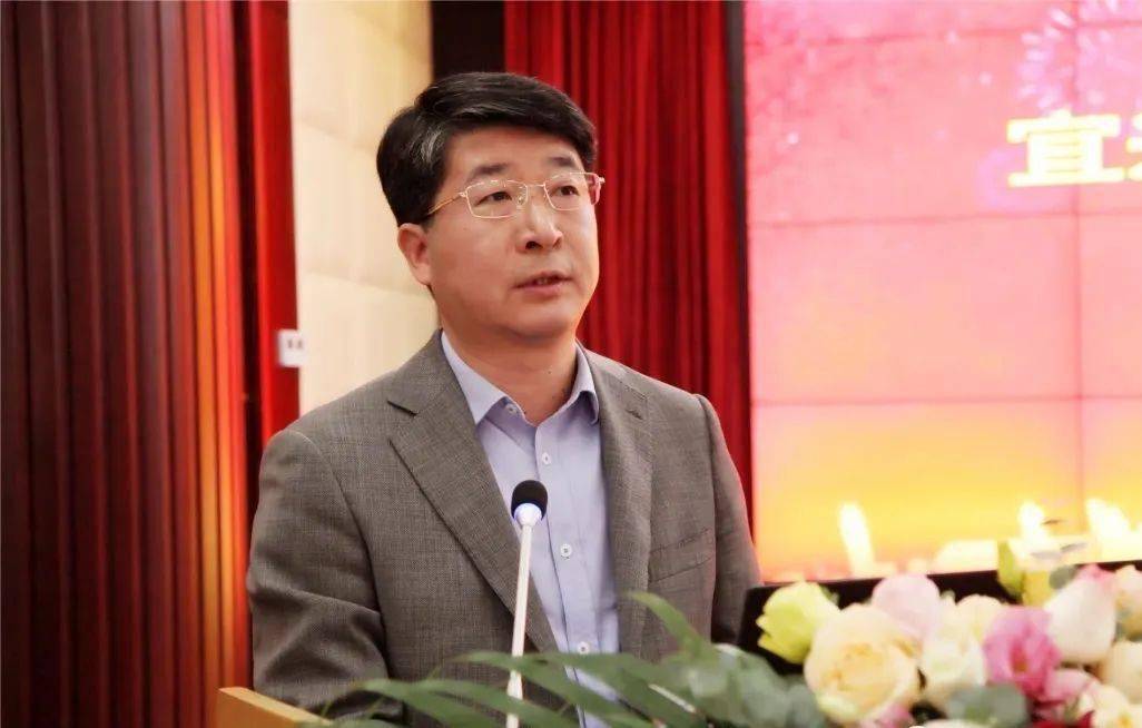 人物党旗飘扬曹志宏勇担健康使命的探路人