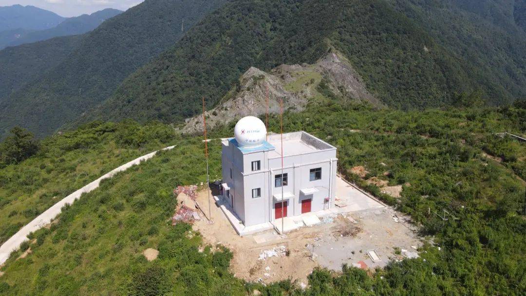 位于石棉耗资700万的气象雷达站长啥样