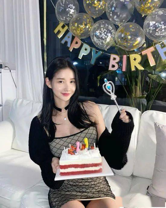 韩国网红发美照比打碟更顺手