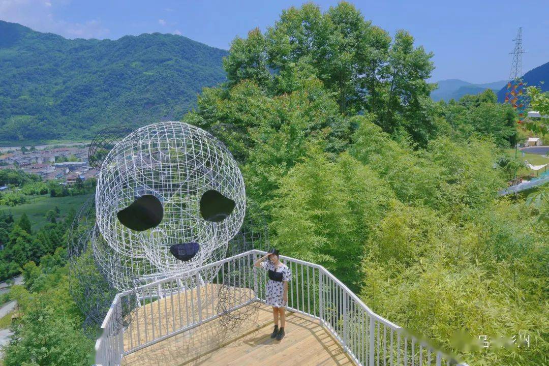 帐篷露营 烧烤越野 抓鱼划船,彭州这片百亩紫色花海浪漫如仙境!_香山