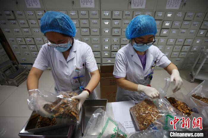 隔离|南京江宁中医院昼夜熬制中药汤剂 送“疫”线抗疫情