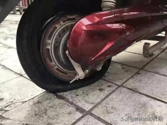 海南一女子因离职遭工地负责人记恨2天划坏其3个车胎警方拘留并罚款