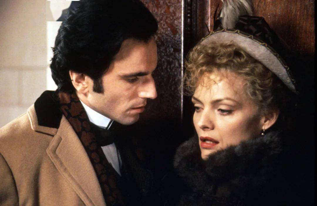 ÿһĻ�����ͻ�������Ů���Ψ�����鱯��