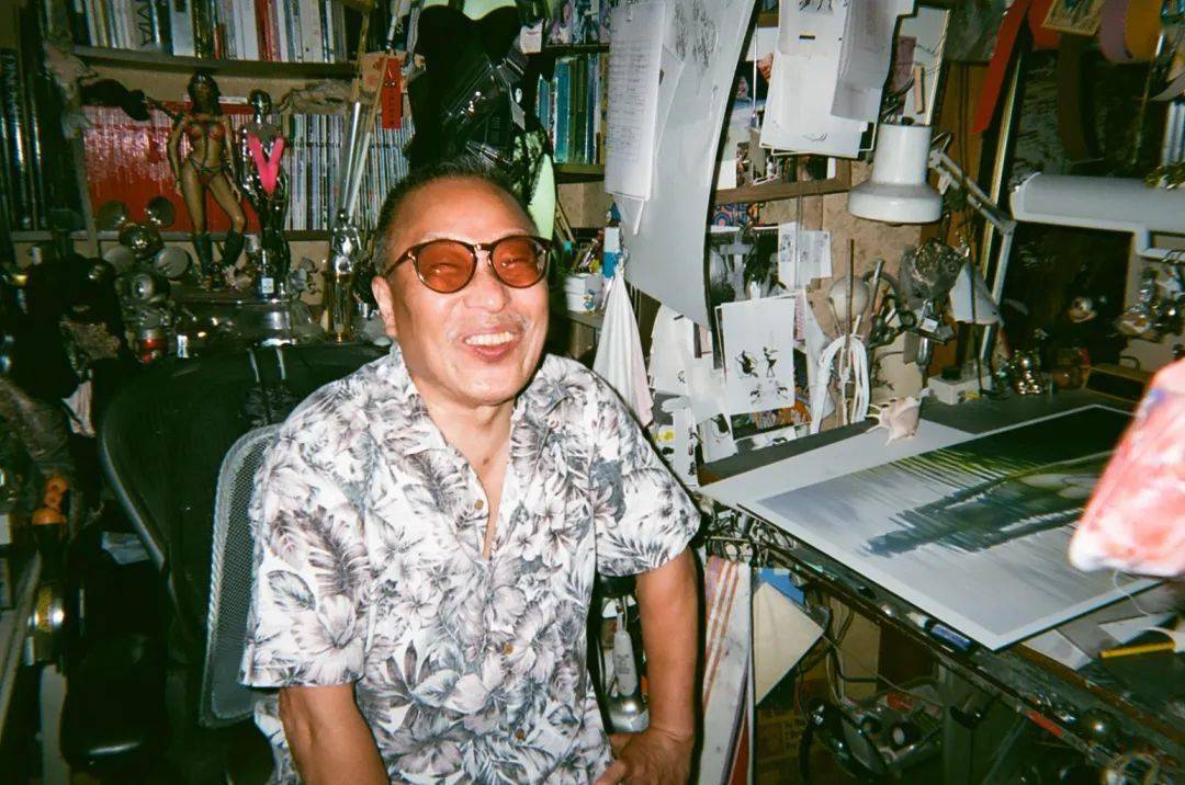 空山基情色金属冲动源头泡沫经济与运气manualexposure