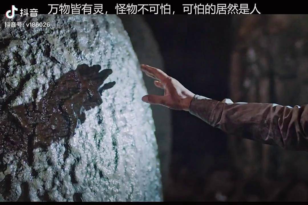 你拿我当孩子一时我便护你一生蛇王报恩