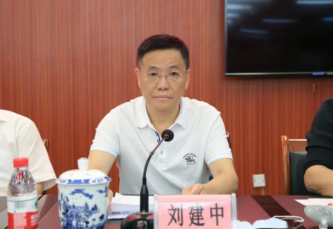 鲍峰庭要求,一要抓扩区,着力优化空间布局.