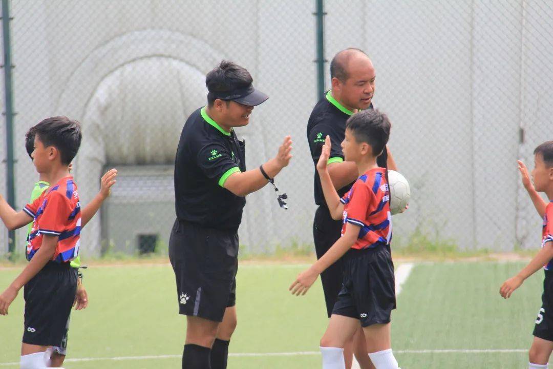健力宝李铁足球俱乐部夏日足球邀请赛完美落幕