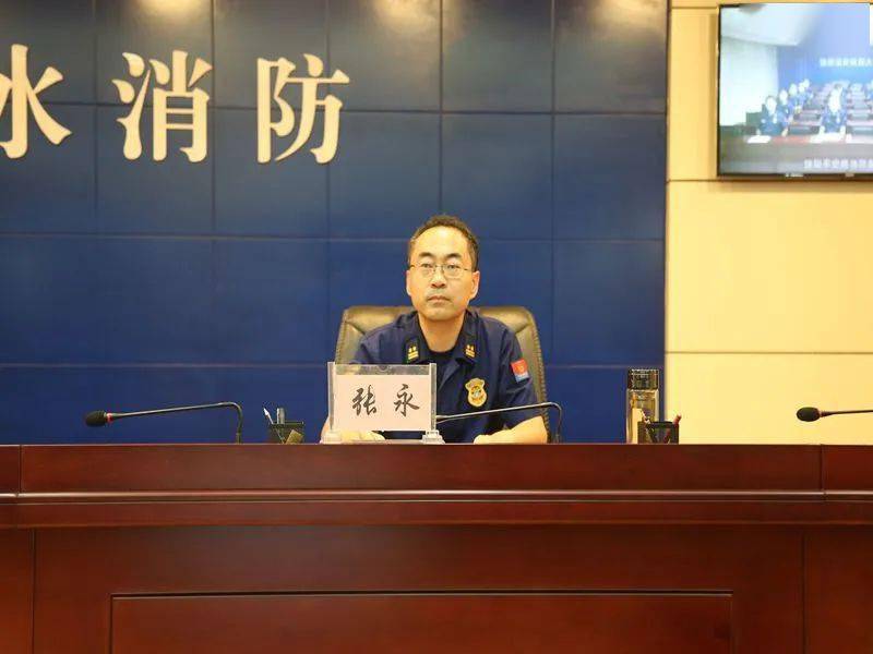 7月13日,衡水支队政治委员王桂红为全体指战员讲授《回顾光辉历程