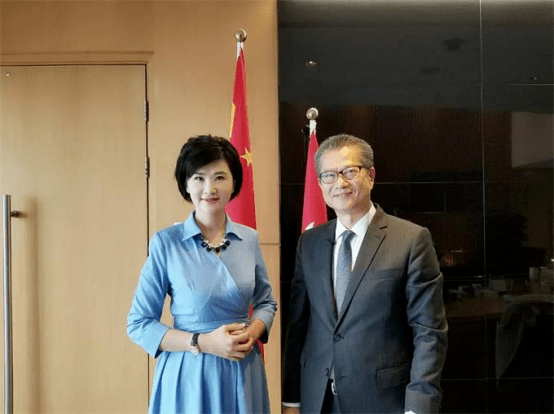 吴小莉才貌双全为何要嫁大自己25岁老公