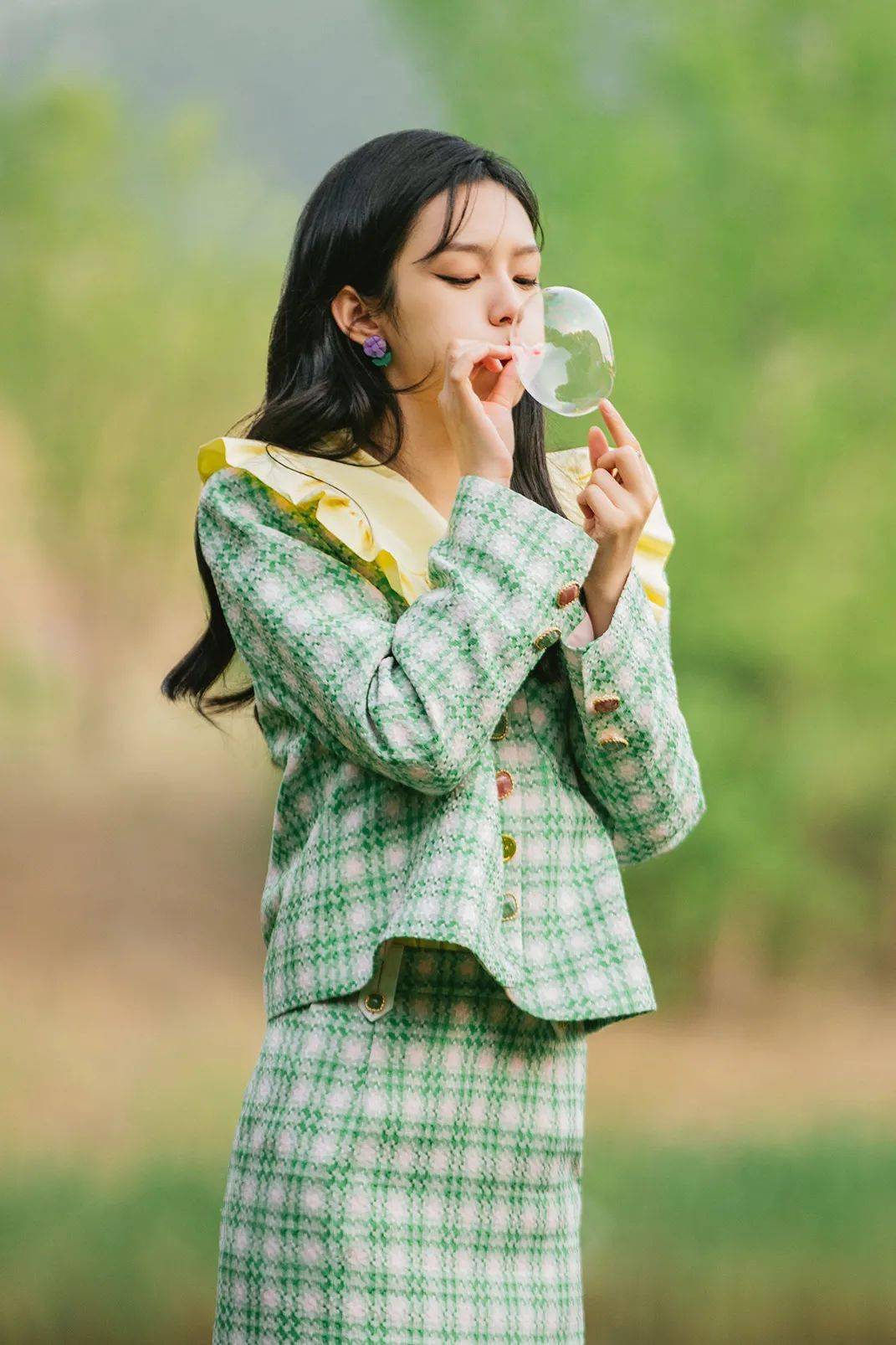 健兴|00后输了，这届95后小花也太会穿了吧！