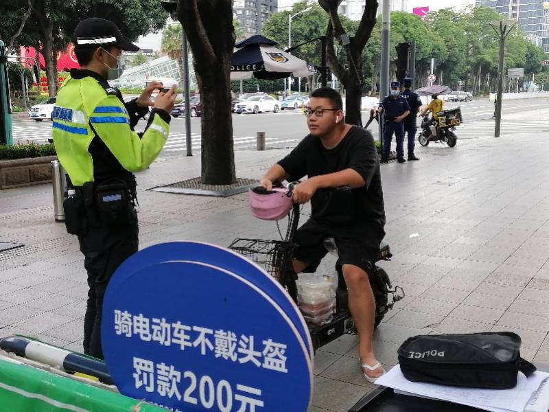 深圳電動車新規首日:交警查處1300宗,市民發朋友圈自省