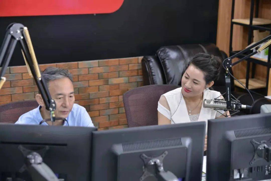 996经济访谈时间丨中国好人易视顿眼科集团董事长杨春武