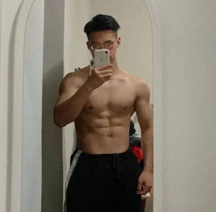 腹肌是软的还是硬的啊 b2e04627bf4f46bdaeca1de10be2d2db.jpeg