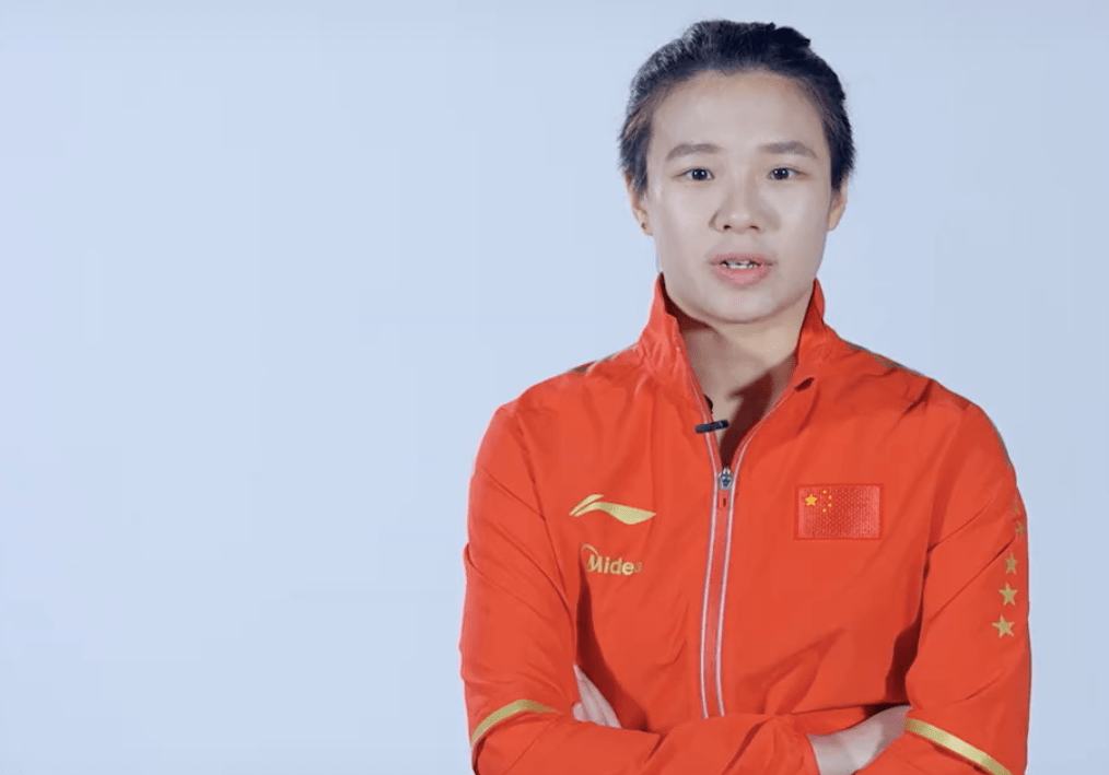 两届4金重庆妹子施廷懋带火锅底料去东京24岁第一次穿裙子