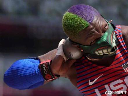 美铅球运动员戴防毒面具比赛 引日本网友不满