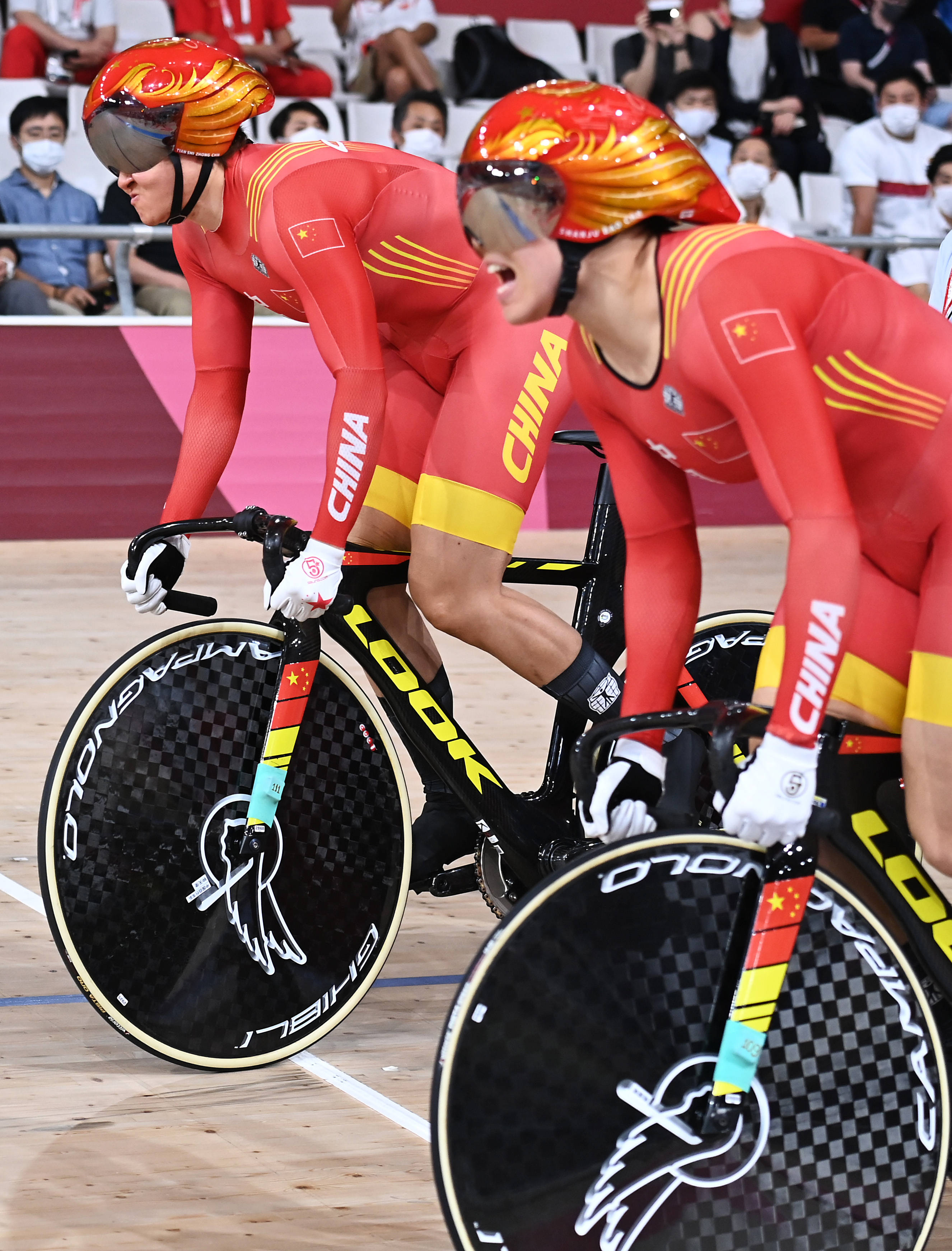 场地自行车——女子团体竞速赛:中国队破世界纪录