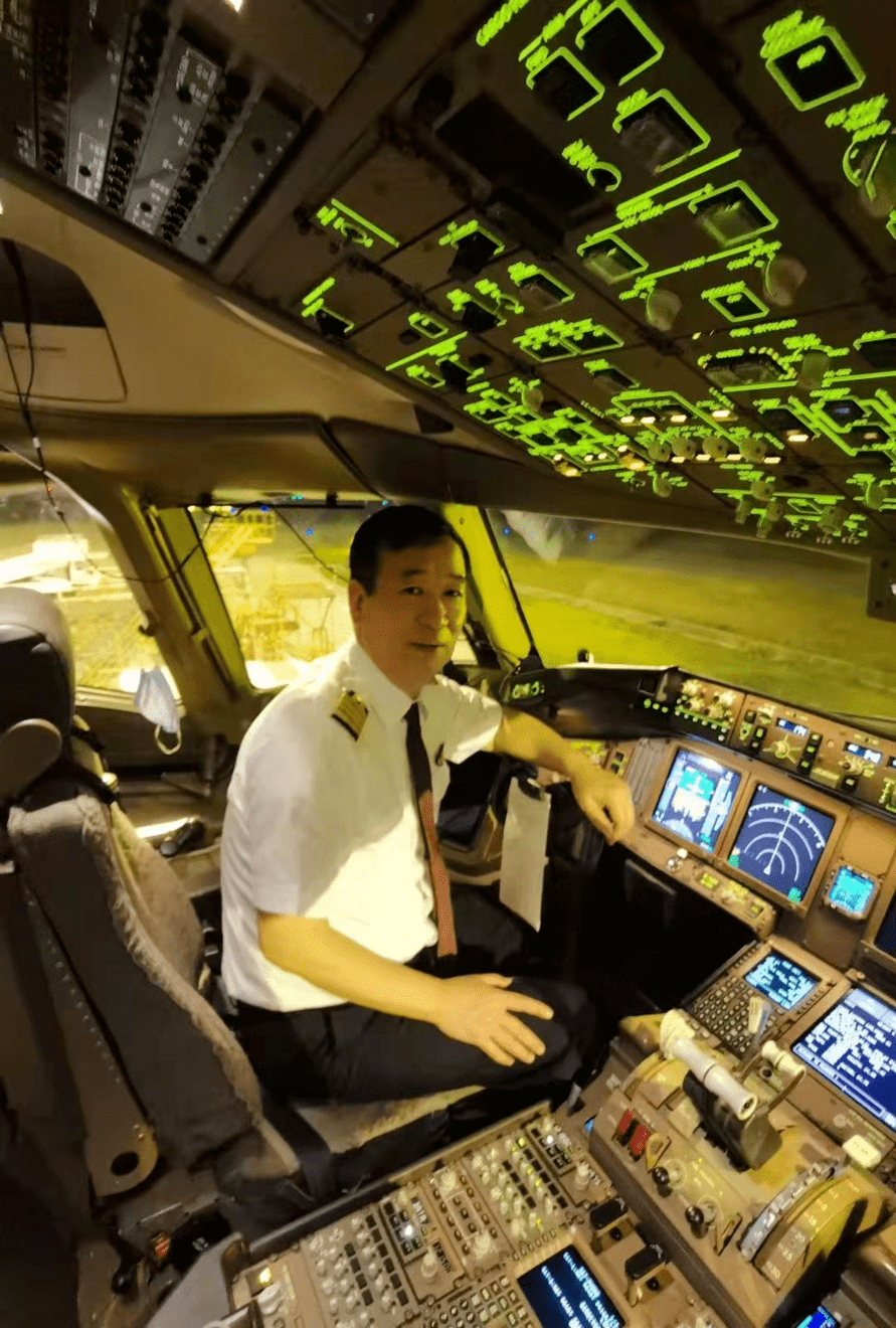 中国客机飞行员图片