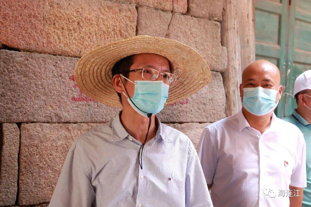 杨新坚今天来连调研