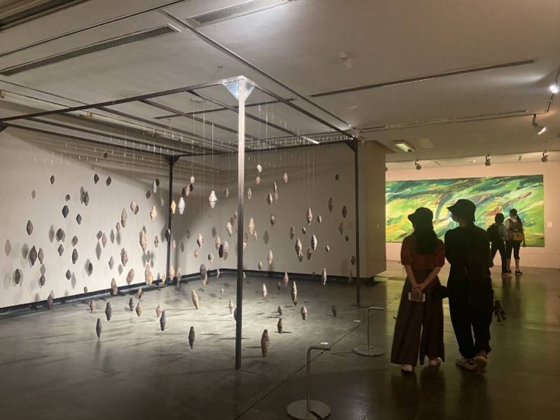 母亲|母女头发绣成波普布料，看女性艺术家的多样表达！