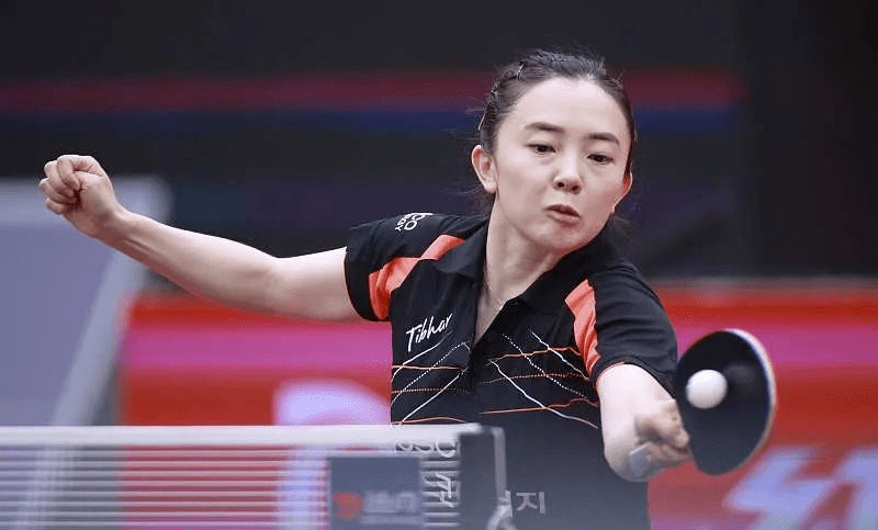 在女双与孙颖莎搭档以3-0轻取刘佳/刘媛,在女单以3-0战胜刘媛,另外