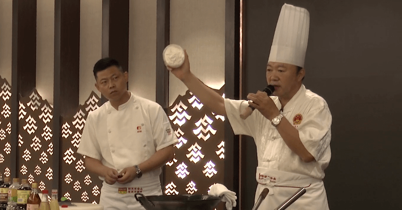 【美食淄博 · 中国鲁菜特级大师王永光 · 扒雪花鱼腹】