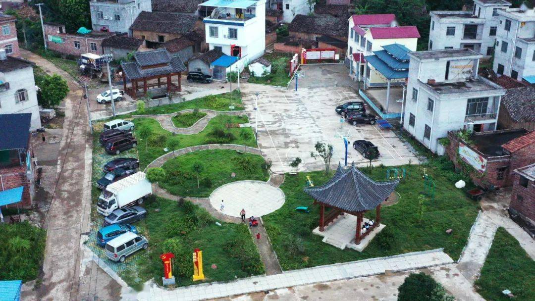 走进乡村看小康象州百丈乡艮村华丽嬗变的密码