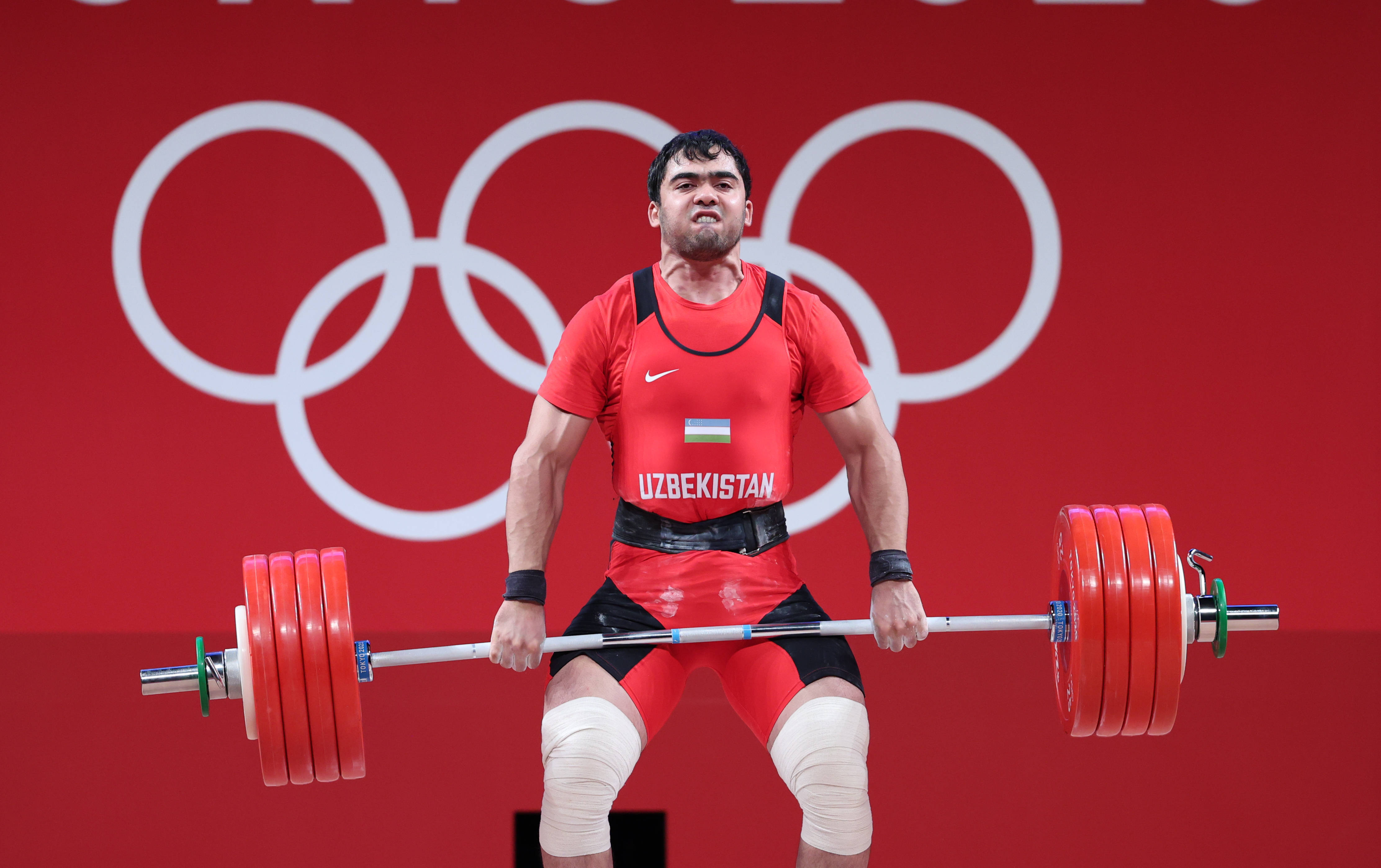 举重——男子109公斤级:乌兹别克斯坦选手夺冠