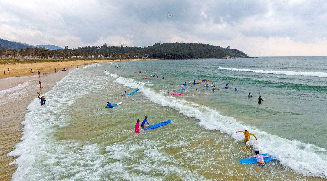 万有引力东京奥运会冲浪赛事热度高日月湾冲浪小镇未来可期