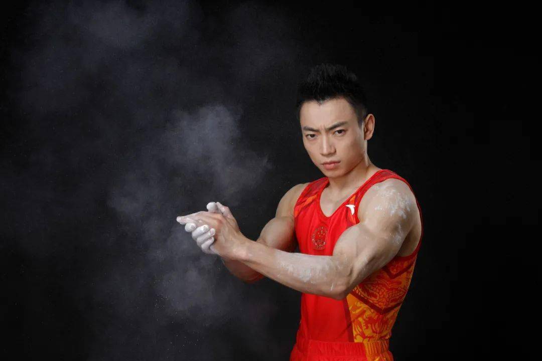 挫折中成长的双杠王邹敬园我的梦想就是奥运冠军