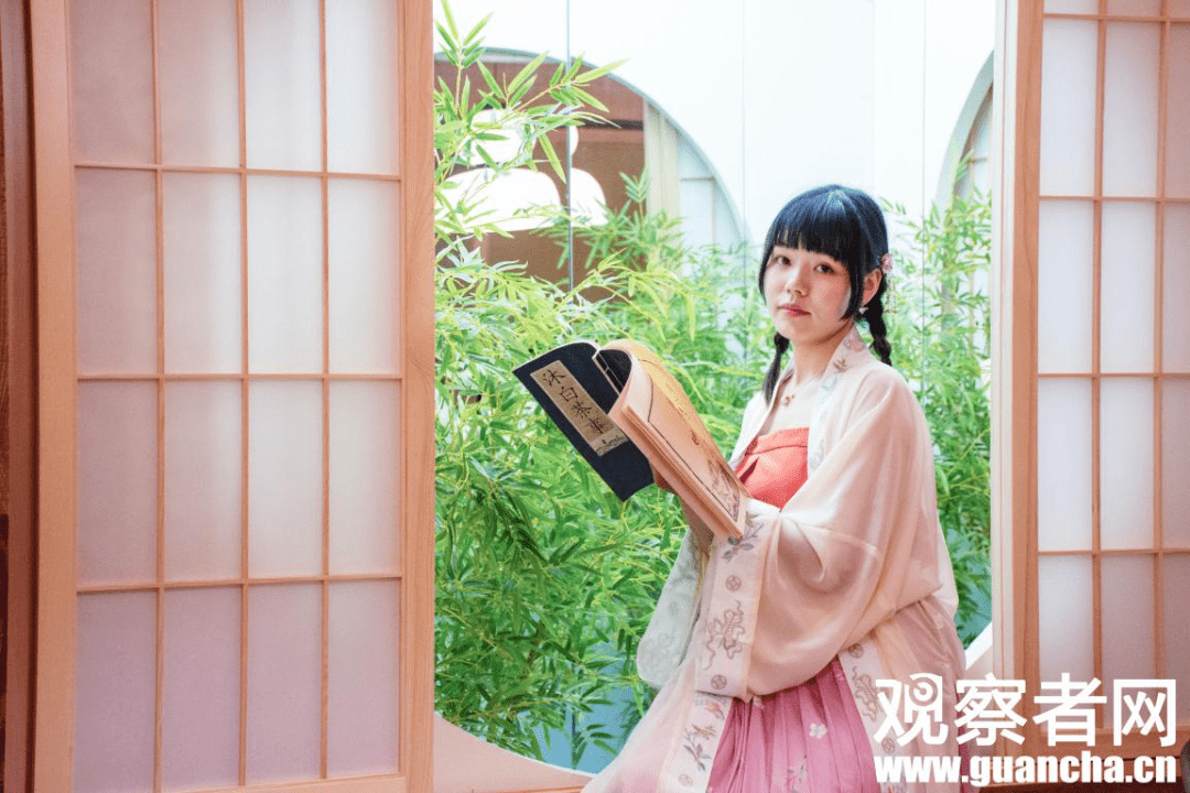 车主|人物|汉服小姐姐和她装不进柜子的“大潮玩”