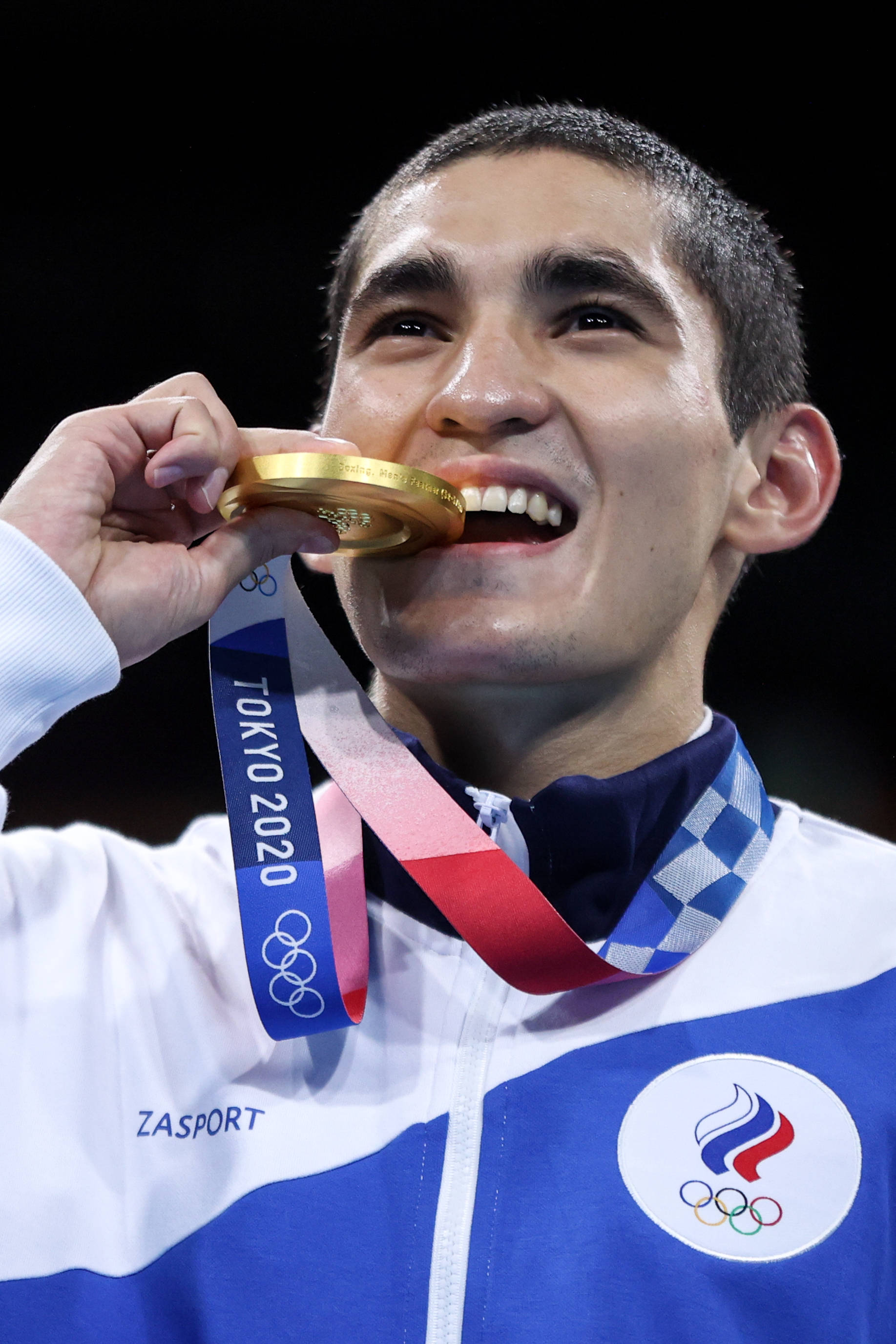 拳击男子57公斤级决赛俄罗斯运动员巴特尔加济耶夫夺冠