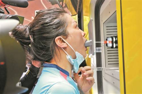 市民|移动实验室机械臂 为市民做核酸检测