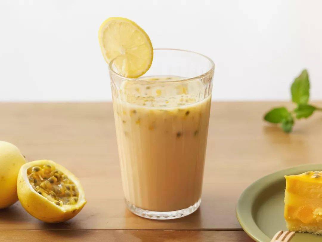 直接挖着吃的黄金百香果,甜度高,香气浓