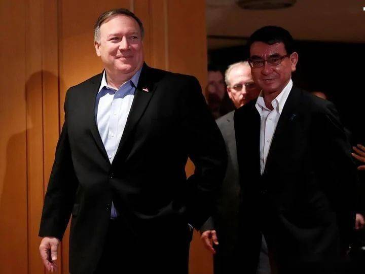 2019年,日本政府送给时任国务卿迈克·蓬佩奥的一瓶威士忌不知道去