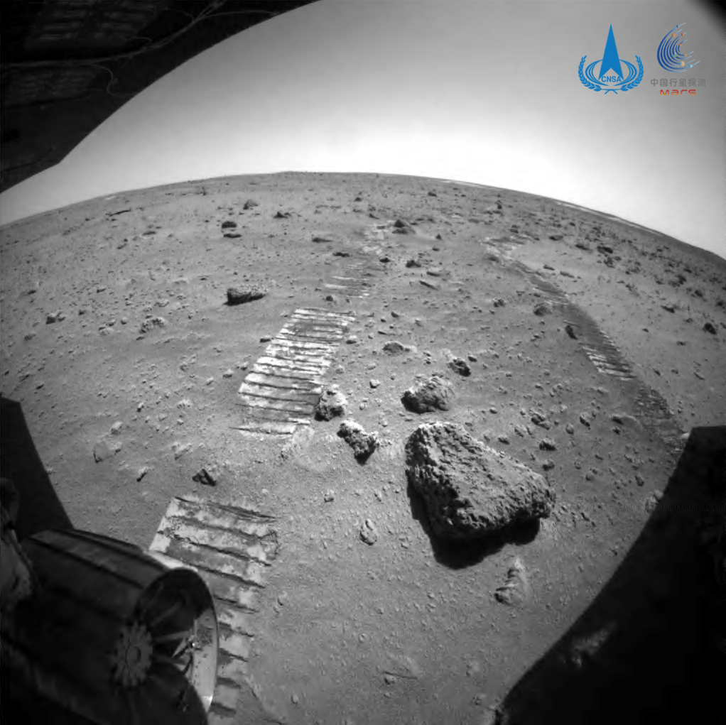 火星|“祝融号”行驶里程突破800米 正穿越复杂地带