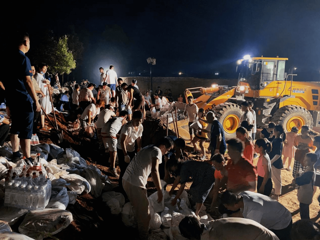 搏击风雨耀青春滑县团员青年防汛救灾有感四