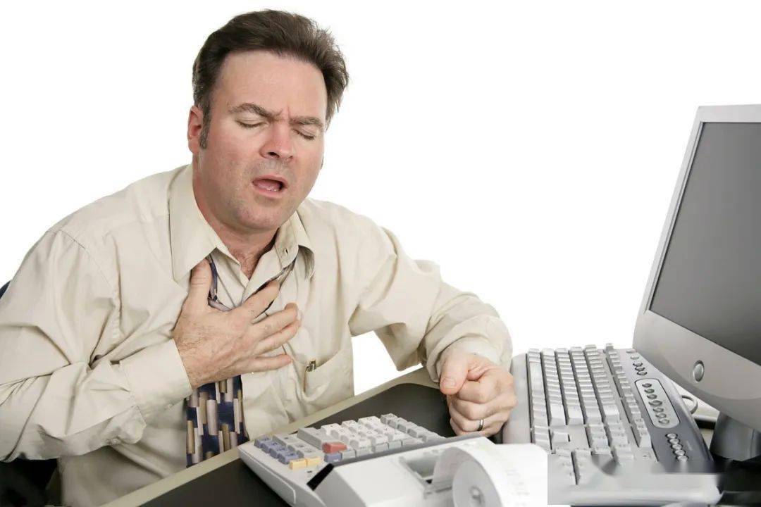 周先生最近10来天,多次发作胸闷憋气,且每次持续2-3分钟,且多在活动