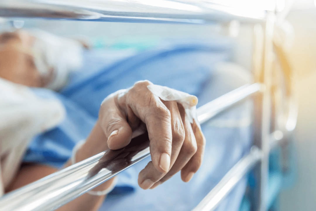 男子|突然肚子痛！深圳一男子吃烧烤后住进ICU，医生：严重可致命