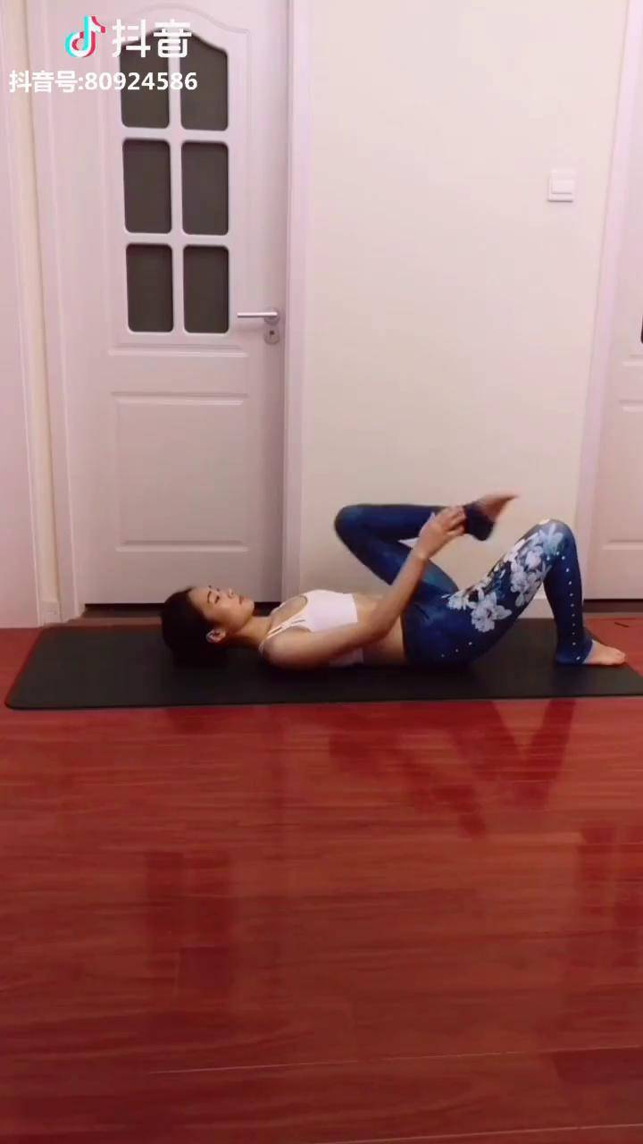 全莲花鱼式打造优雅气质灵活髋关节每个动作保持58个呼吸做2组注意