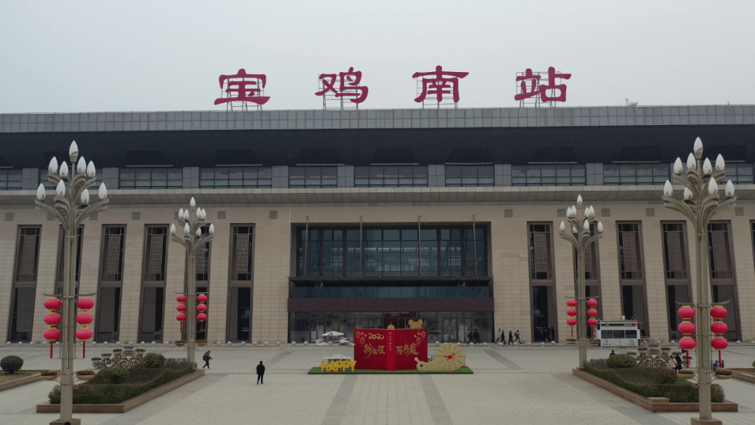 西宝高铁,东起陕西西安,西至宝鸡,是徐州至兰州铁路专线的重要组成