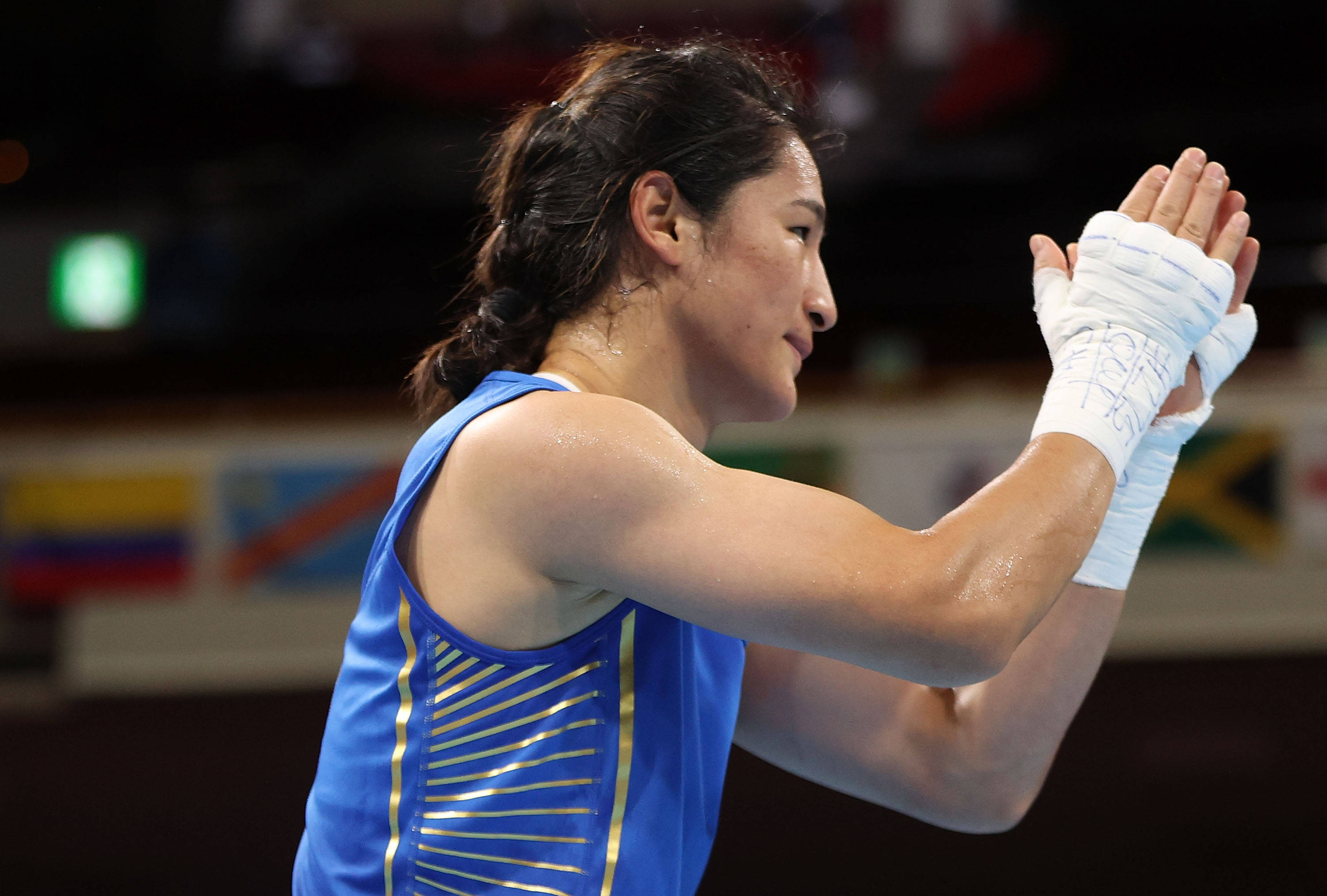 拳击女子75公斤级中国选手李倩获得银牌