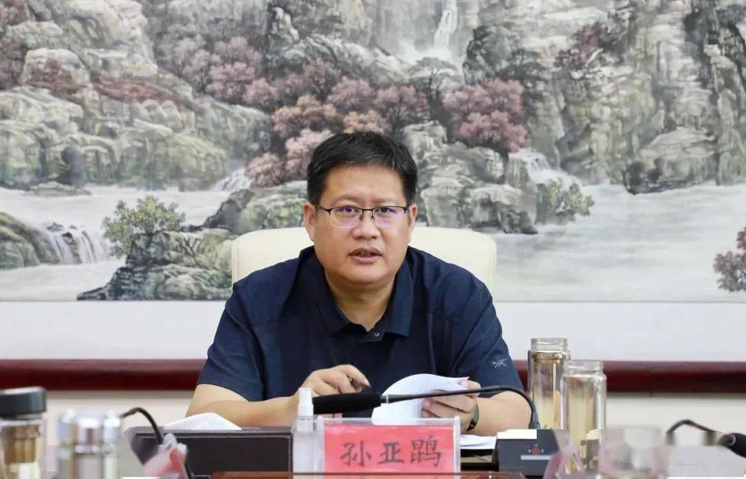 党政领导抓环保峰峰矿区区委书记孙亚鹍组织召开大气污染防治工作调度