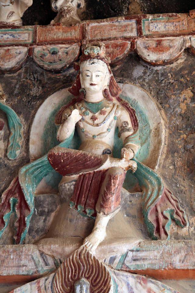 金塔寺悬雕彩塑飞天