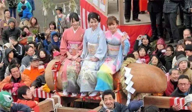 霓虹|日本人拜神，神看了都得跪下