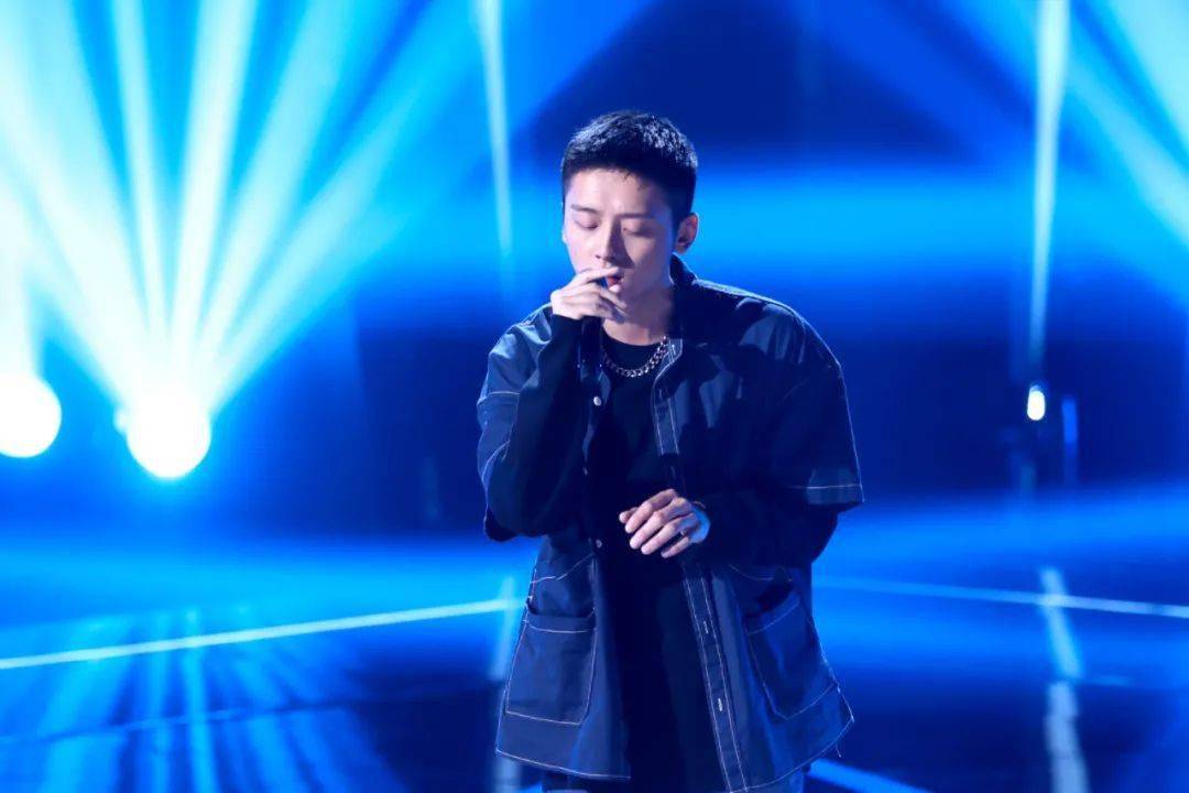 专访"好声音"学员王泓昊:我在音乐之路弯道超车