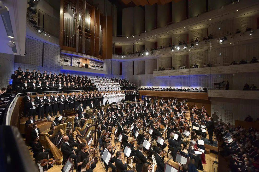 机会难得无与伦比的千人交响曲高清放映首次亮相羊城