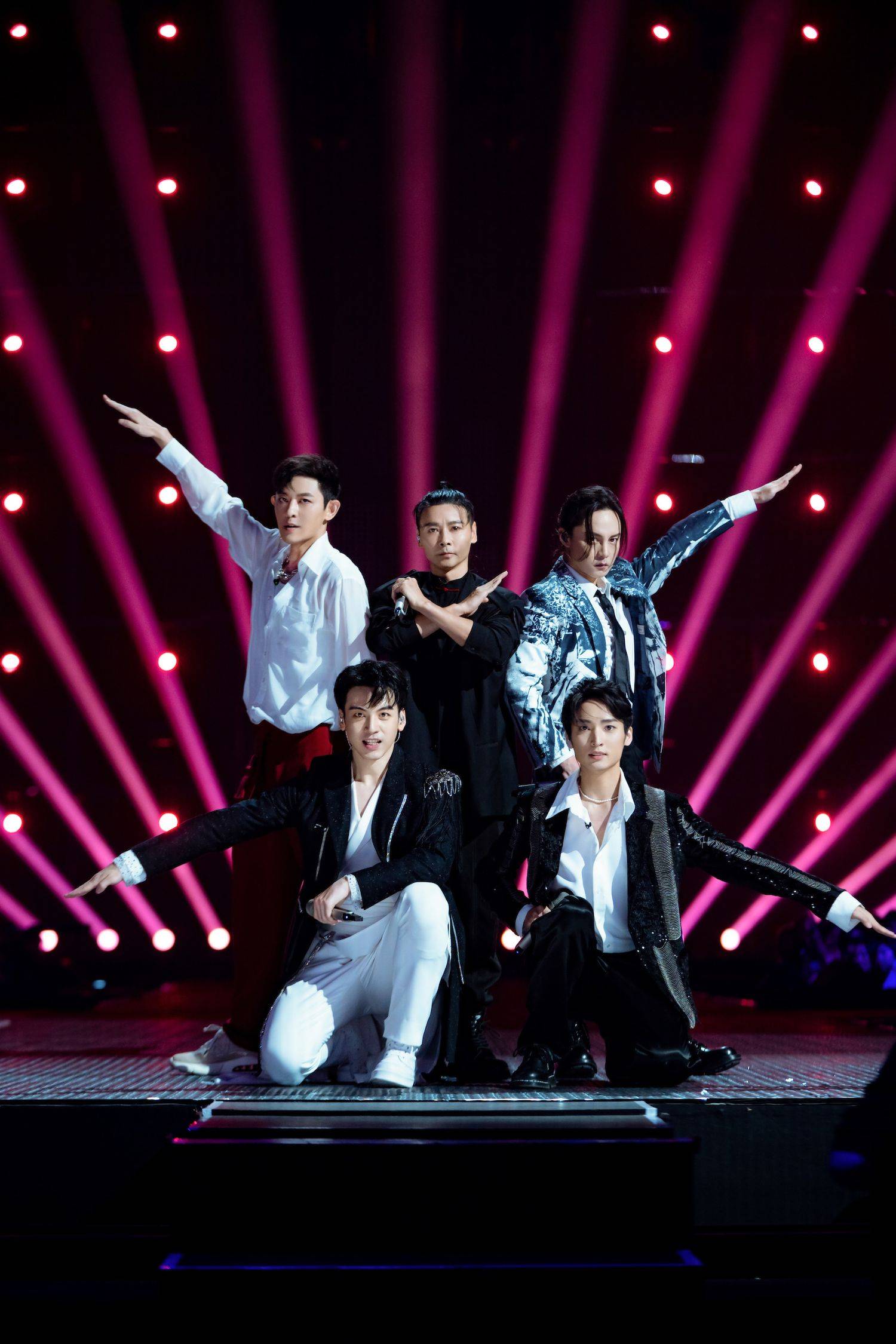 胡海泉|《披荆斩棘的哥哥》今日开播！多图曝光最燃“情怀杀”