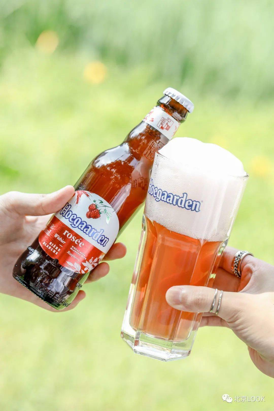 加入了甄选的红覆盆子果汁福佳玫瑰红啤酒在酿造过程中- 严选真实