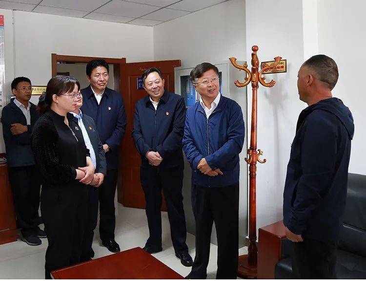 滕佳材同志在海南州,兴海县调研时强调:站在换届新起点 接续奋斗新