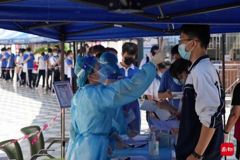 监测|中疾控专家：青少年接种新冠疫苗不良反应发生率不高于成人